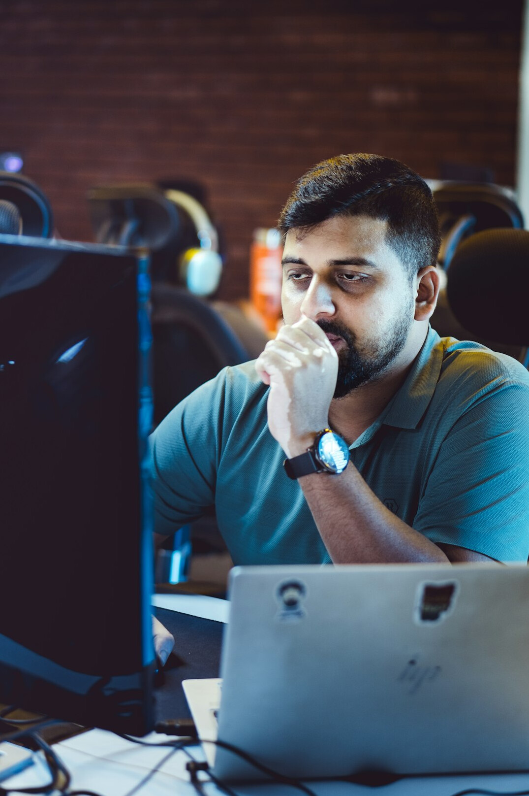 beginner programmer at computer